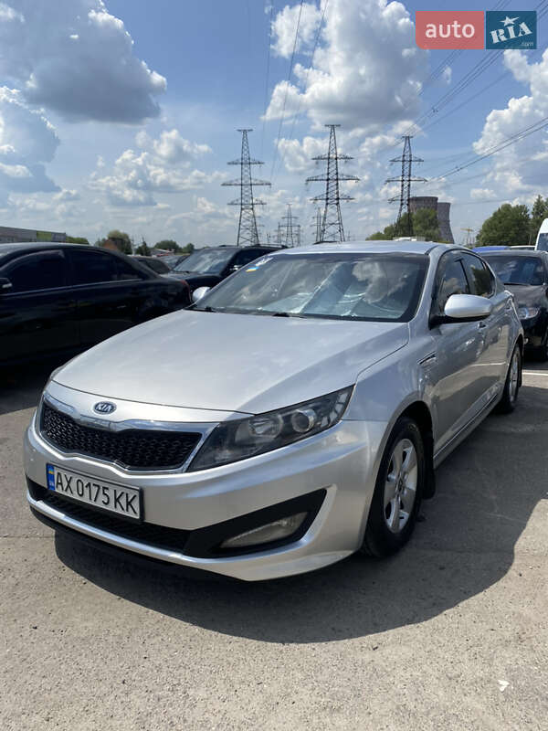 Седан Kia K5 2011 в 