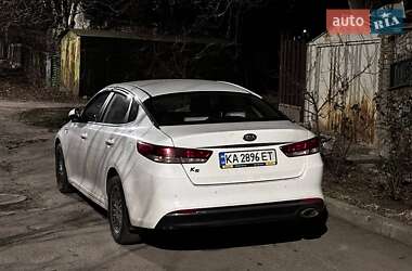 Седан Kia K5 2015 в 