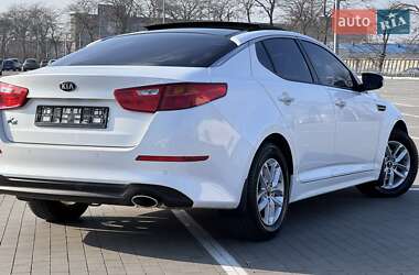 Седан Kia K5 2014 в Одессе