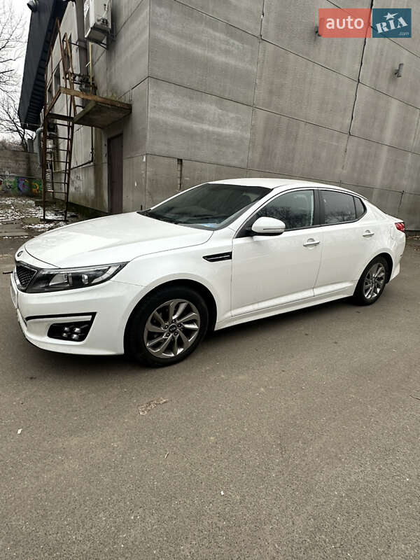 Седан Kia K5 2014 в Киеве