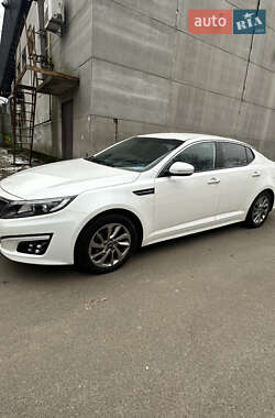 Седан Kia K5 2014 в Киеве