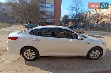 Седан Kia K5 2017 в 