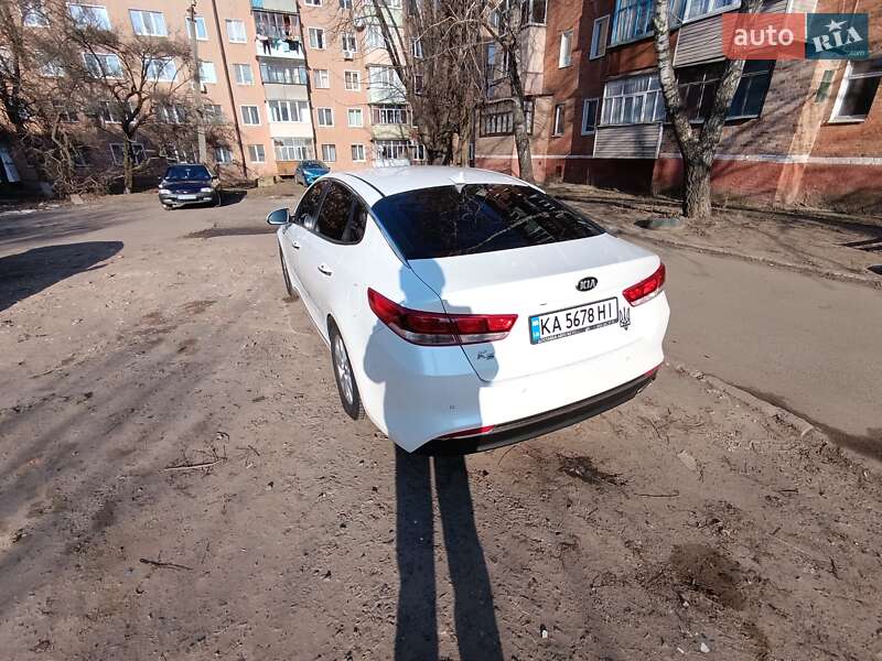Седан Kia K5 2017 в Прилуках