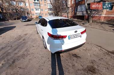 Седан Kia K5 2017 в 