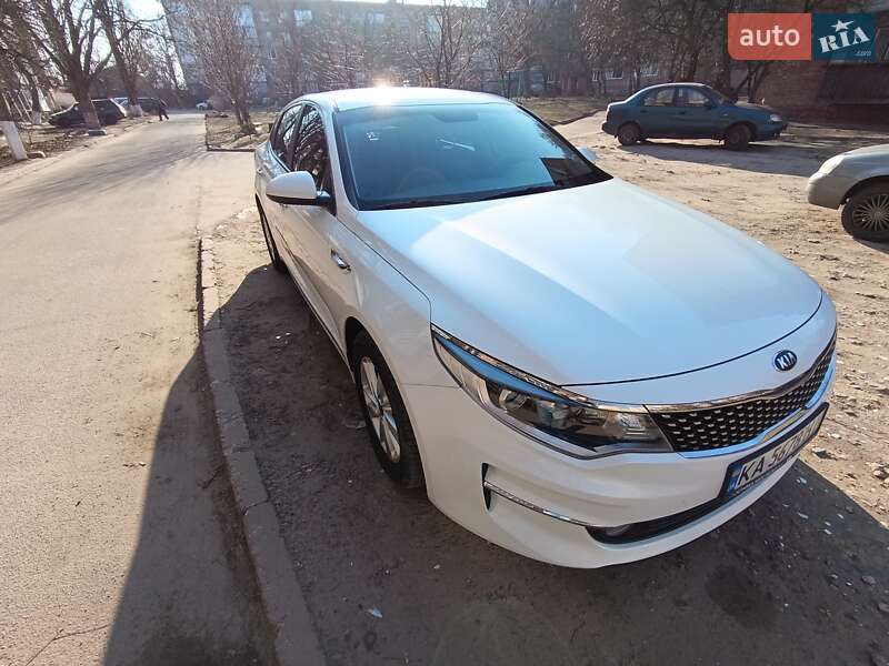 Седан Kia K5 2017 в Прилуках