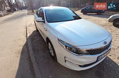 Седан Kia K5 2017 в 