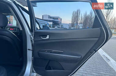 Седан Kia K5 2017 в Одессе