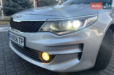 Седан Kia K5 2017 в Одессе