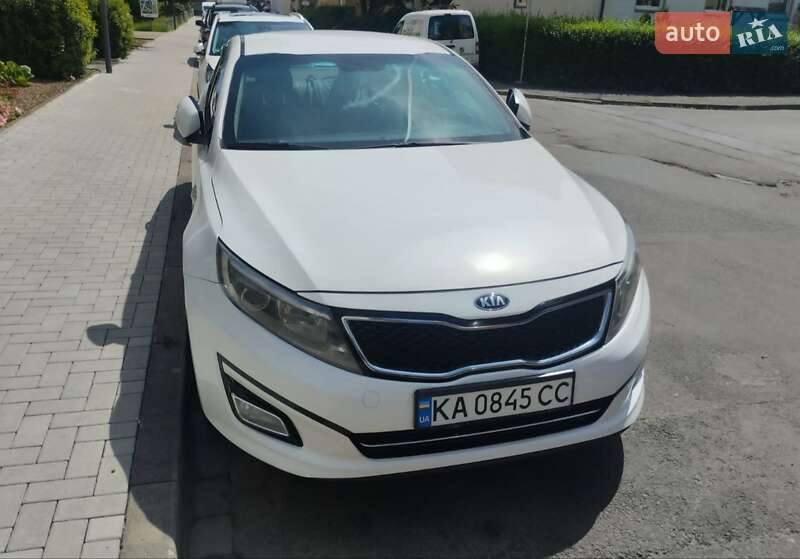 Седан Kia K5 2015 в 