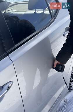 Седан Kia K5 2014 в 