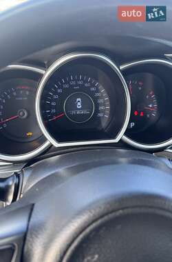 Седан Kia K5 2014 в 