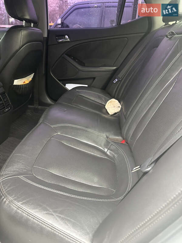 Седан Kia K5 2010 в Одессе