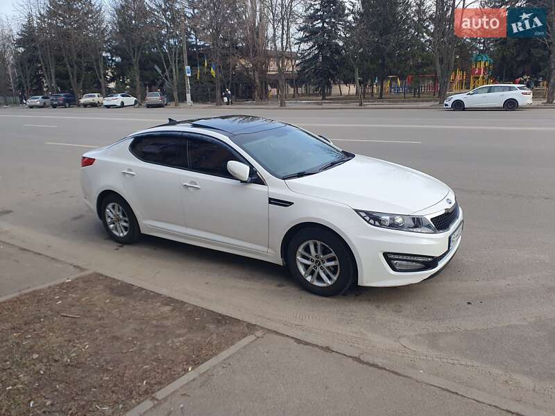 Седан Kia K5 2012 в Кривом Роге