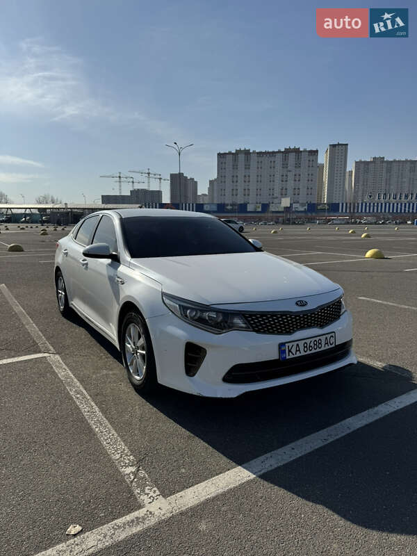 Седан Kia K5 2017 в Киеве