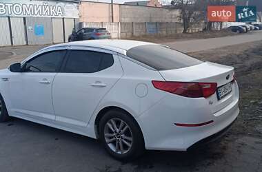 Седан Kia K5 2015 в 