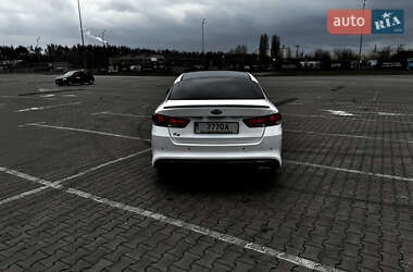 Седан Kia K5 2015 в Києві