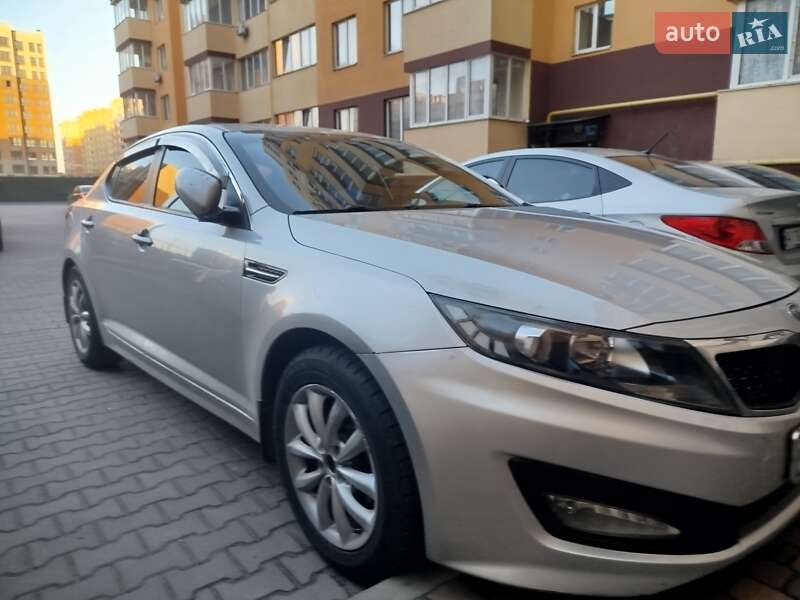 Седан Kia K5 2012 в Киеве