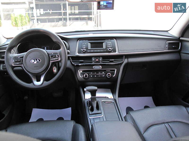 Седан Kia K5 2017 в Киеве
