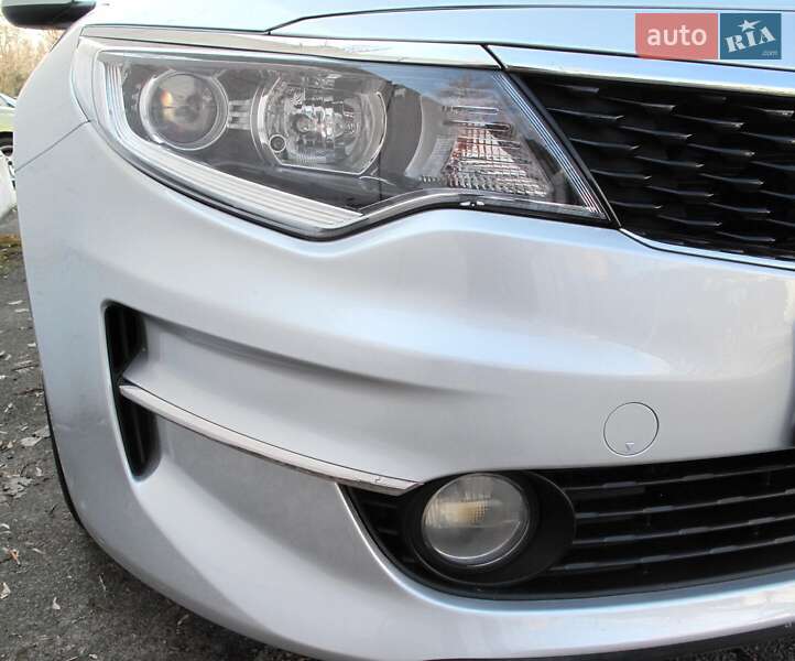 Седан Kia K5 2017 в Киеве