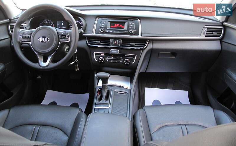 Седан Kia K5 2017 в Киеве