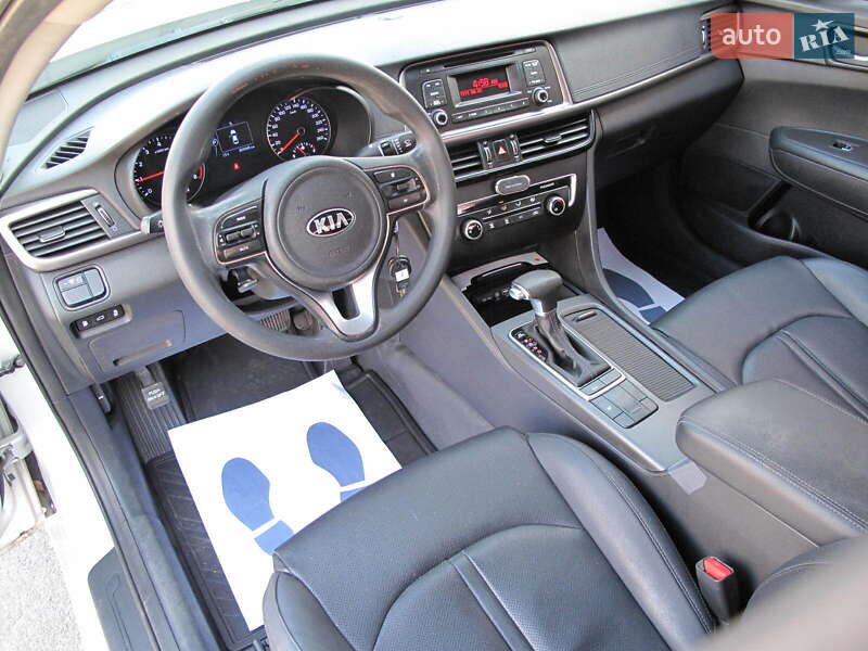 Седан Kia K5 2017 в Киеве