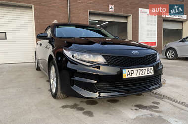 Седан Kia K5 2015 в 