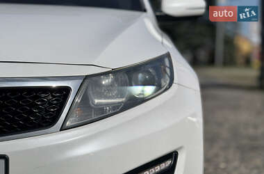 Седан Kia K5 2010 в 