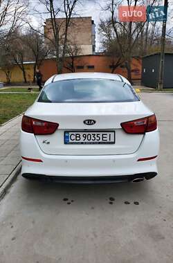 Седан Kia K5 2015 в 