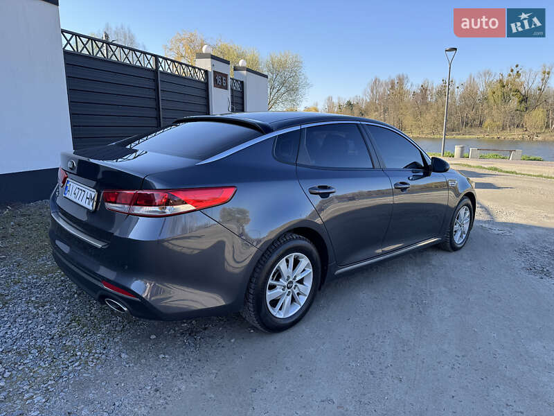 Седан Kia K5 2015 в Белой Церкви