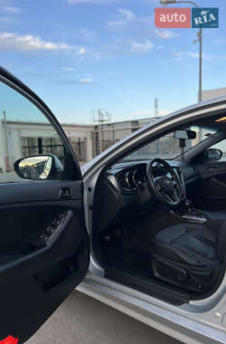 Седан Kia K5 2013 в 