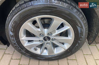 Седан Kia K5 2015 в 
