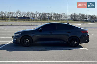 Седан Kia K5 2019 в 