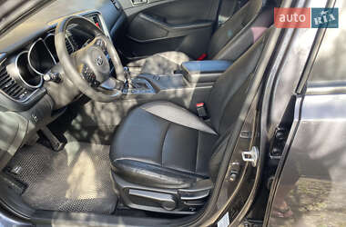 Седан Kia K5 2014 в 