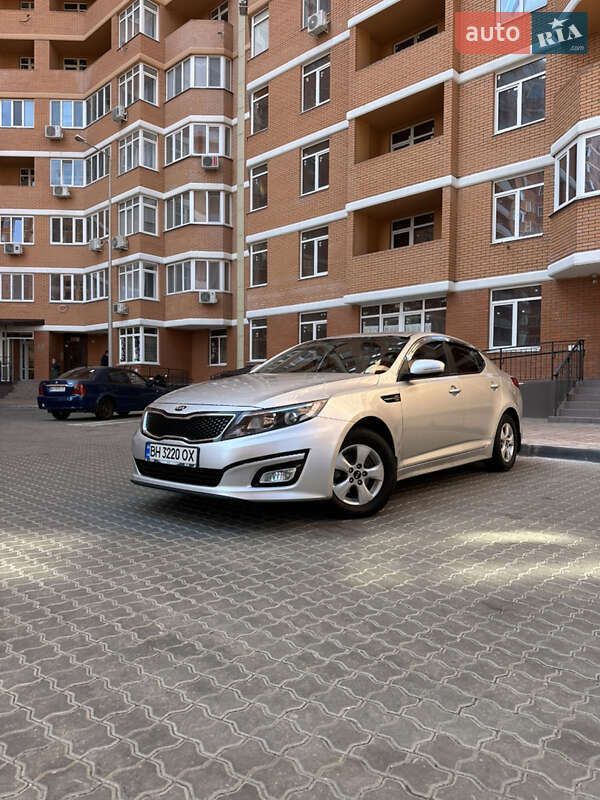 Седан Kia K5 2013 в 