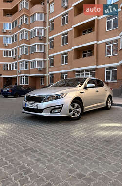 Седан Kia K5 2013 в 