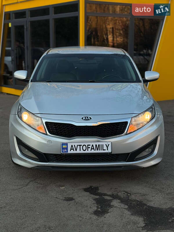 Седан Kia K5 2013 в Києві