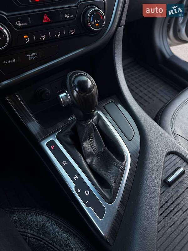 Седан Kia K5 2013 в Києві