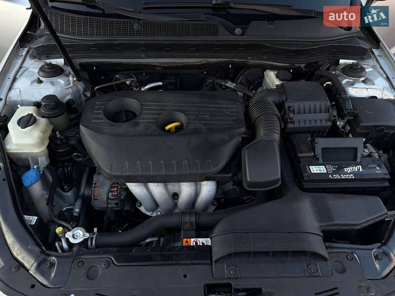 Седан Kia K5 2013 в Києві