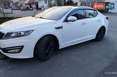 Седан Kia K5 2011 в 
