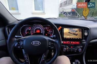 Седан Kia K5 2011 в 
