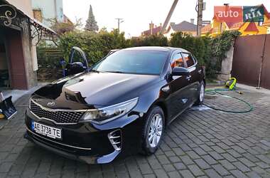 Седан Kia K5 2015 в 