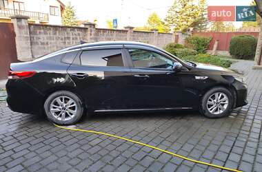 Седан Kia K5 2015 в 