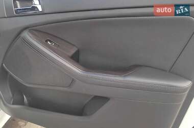 Седан Kia K5 2011 в 