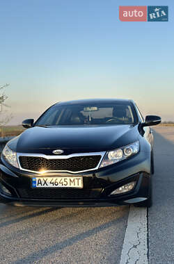 Седан Kia K5 2012 в 
