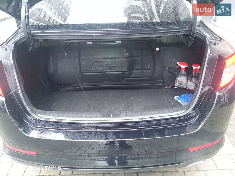 Седан Kia K5 2013 в Ивано-Франковске