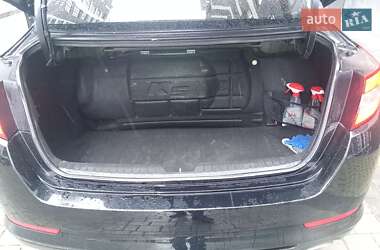 Седан Kia K5 2013 в 