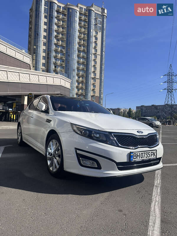 Седан Kia K5 2014 в 
