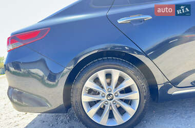Седан Kia K5 2015 в 
