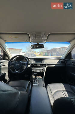 Седан Kia K5 2015 в 