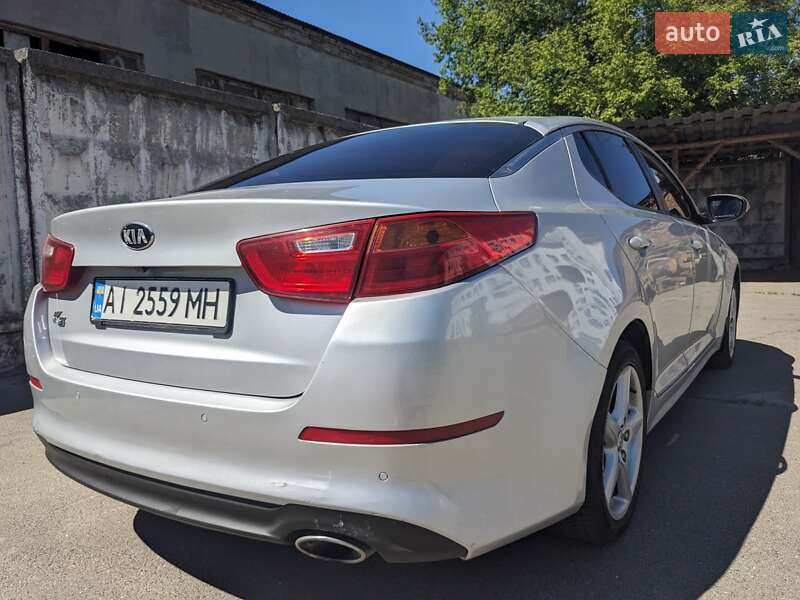 Седан Kia K5 2015 в Киеве